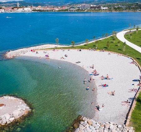 Aegida Beachfront Apartment Κόπερ Εξωτερικό φωτογραφία